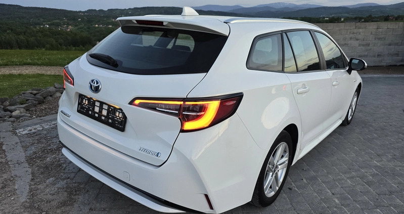 Toyota Corolla cena 69700 przebieg: 69000, rok produkcji 2020 z Pobiedziska małe 379